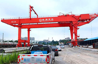 湖北荊門集裝箱起重機項目